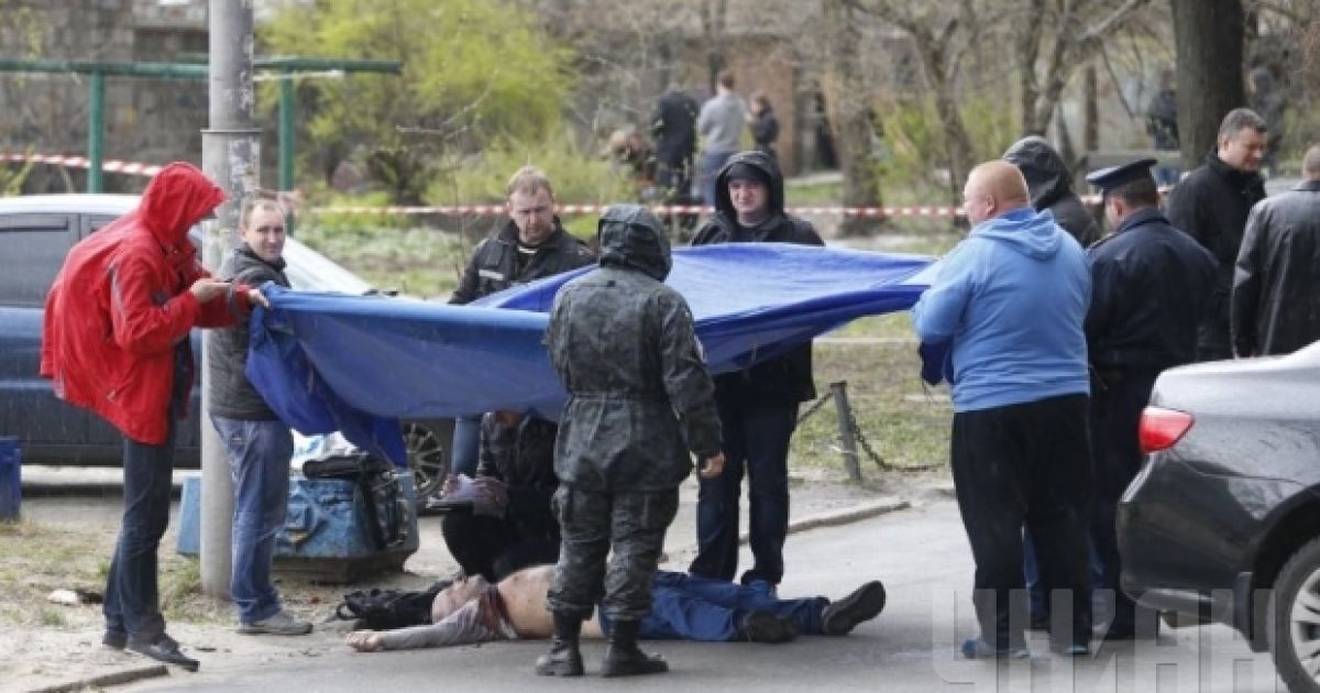 Фото з місця вбивства Олеся Бузини. / © УНІАН