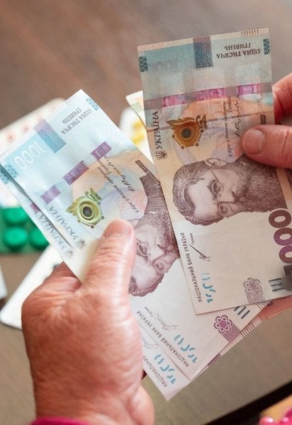 Жительку Львова змусили повертати пенсію