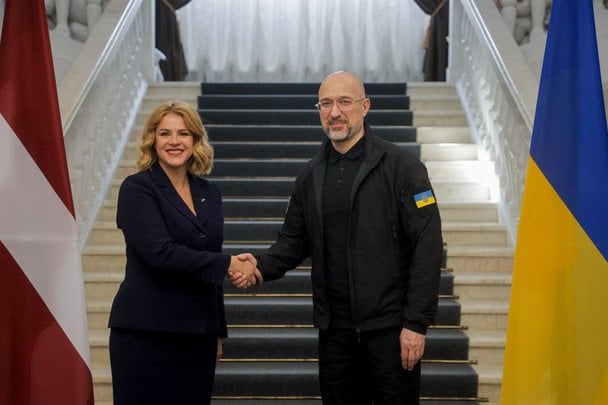 Латвия передала Украине большую партию бронетехники: сколько еще готовят