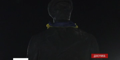 У Слов’янську натовп вимагав терміново демонтувати пам’ятник Леніну