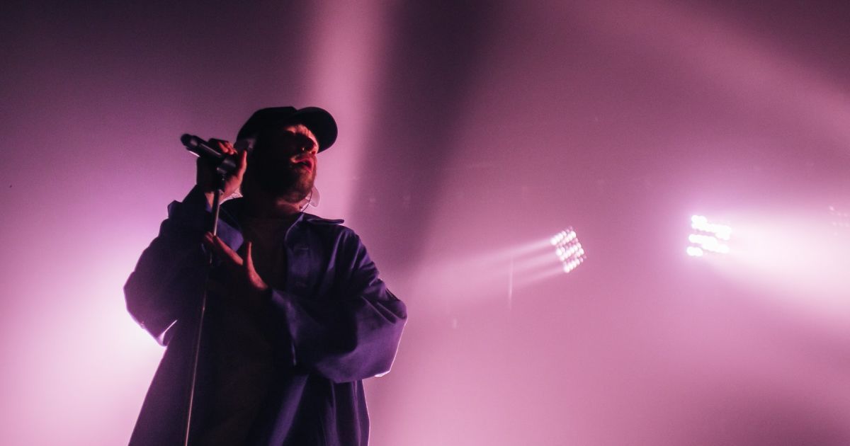 Неожиданно: Иван Дорн под грифом совершенно секретно устроил концерт в киевской церкви