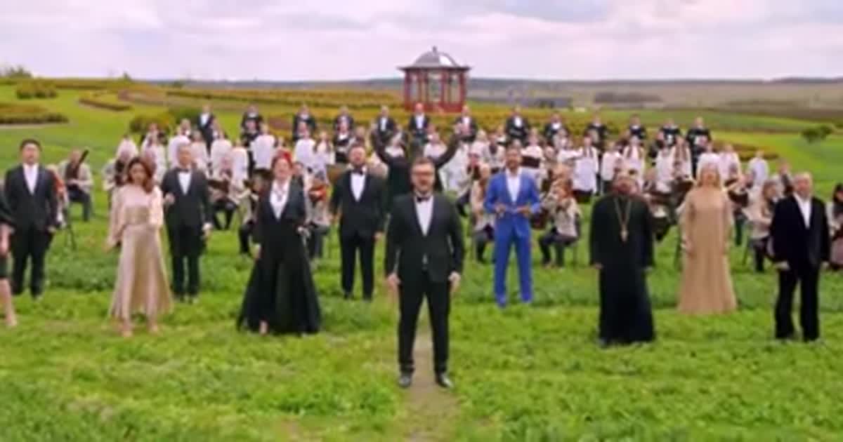 Пономарьов із відомими зірками представив піснеспів до Великодня 12 мовами