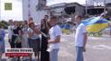 Батьки ледь стримують сльози, що руїни стали локацією для фотосесії випускників.