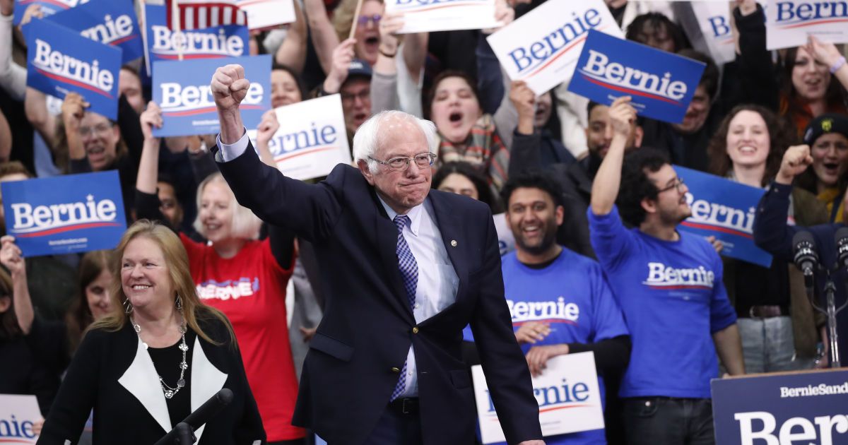 Кандидат від демократів Берні Сандерс на кокусах в Нью-Гемпширі