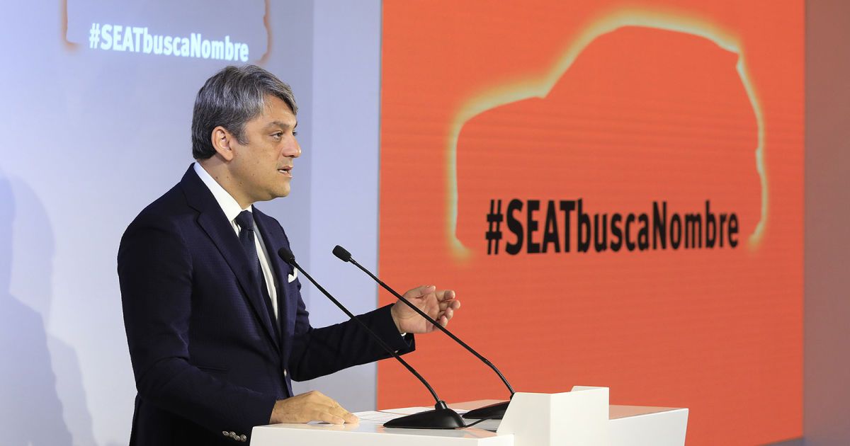 Глава Seat, Лука де Мео, на презентации проекта #SeatSeekingName