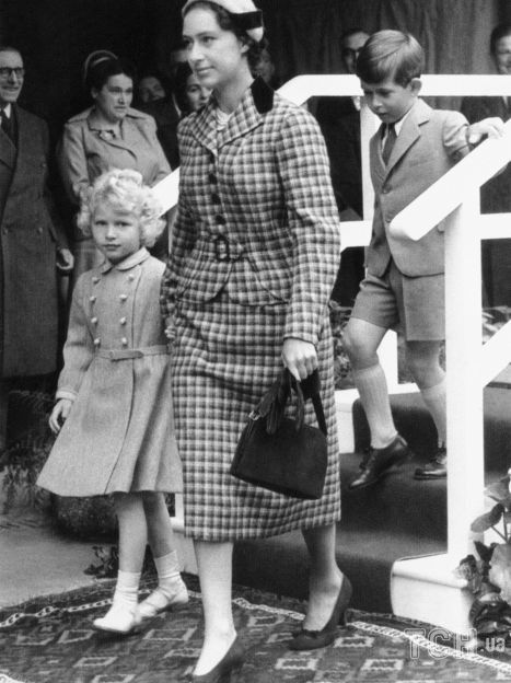 Принцесса Маргарет с принцессой Анной и принцем Чарльзом, 1955 год / © Associated Press