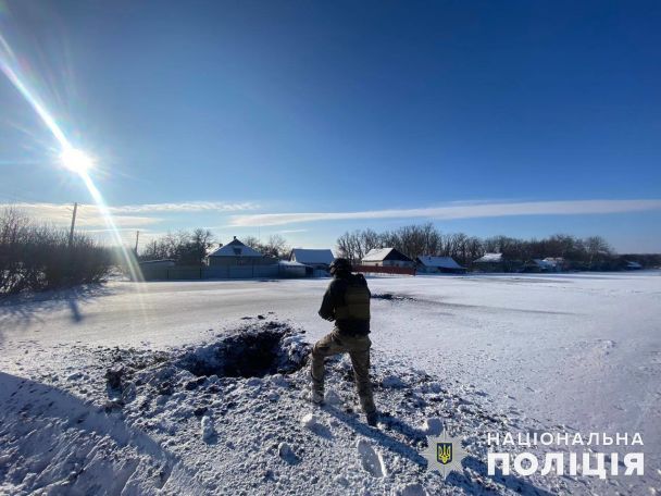 Наслідки авіаудару по Нью-Йорку на Донеччині / © МВС України у Telegram