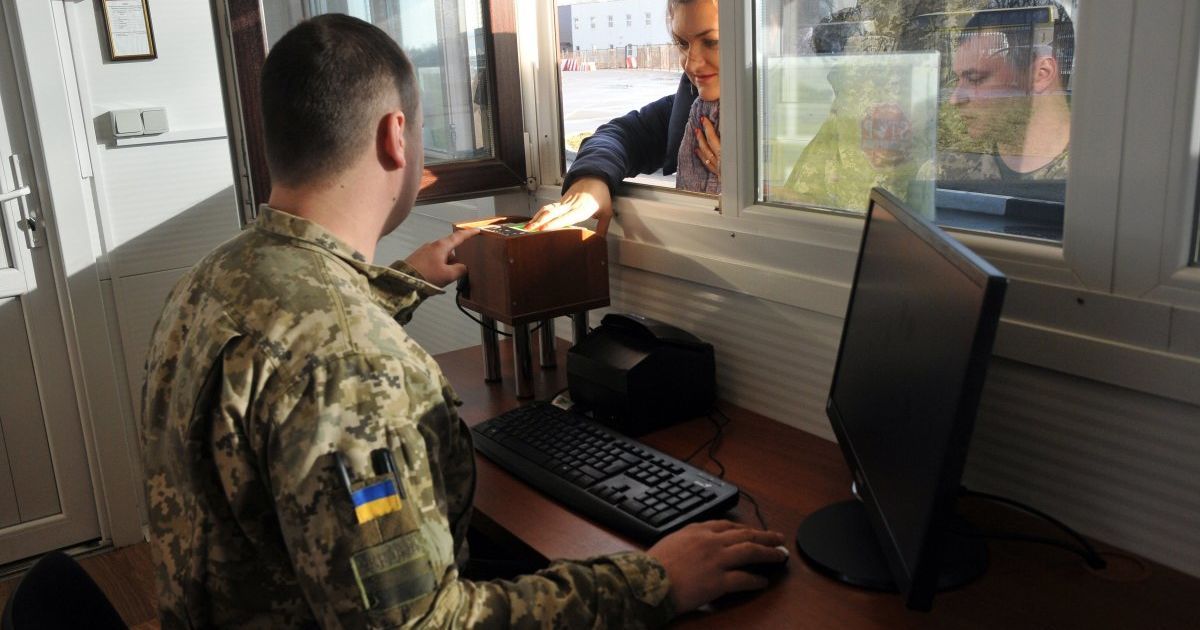 Стало известно, куда чаще всего ездят украинцы и кто приезжает в нашу страну