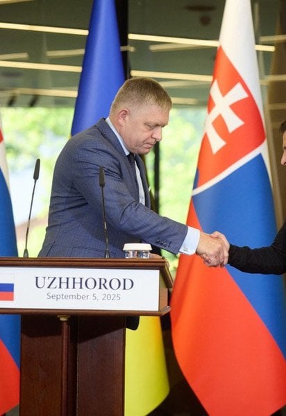 Володимир Зеленський і Роберт Фіцо. Архівне фото