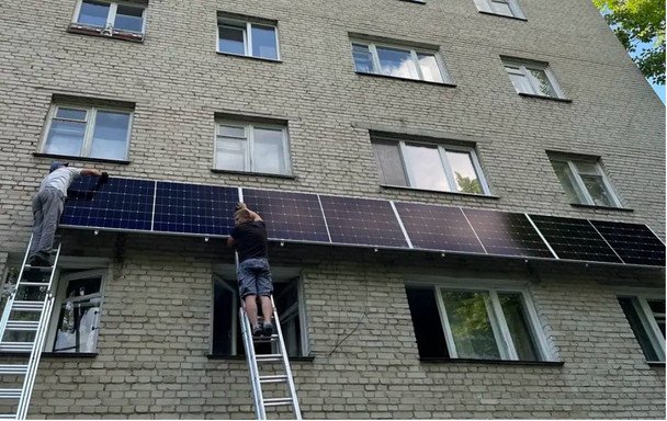 Сонячні панелі для квартири, дому, що підключаються до розетки: чи врятують вони під час відключень світла