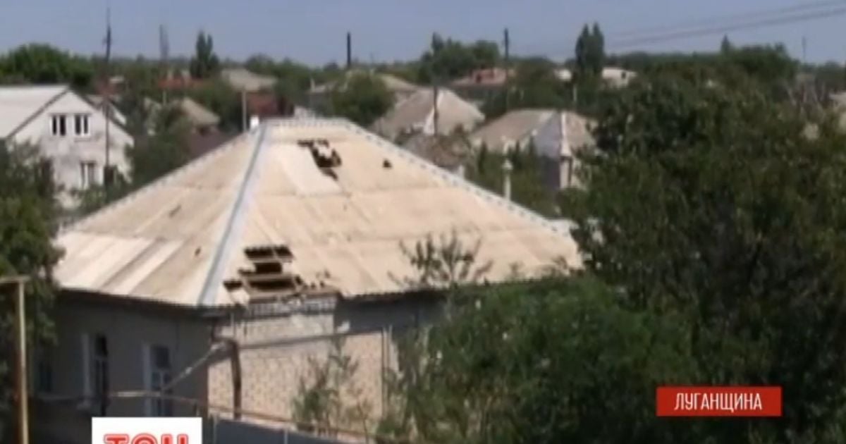 В полуразрушенных прифронтовых селах Луганщины селятся странные мужчины