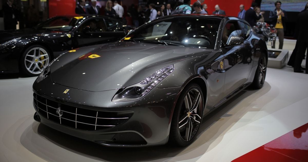В Украину под нулевое растаможивание ввезли "евробляху" Ferrari стоимостью до 200 тысяч долларов