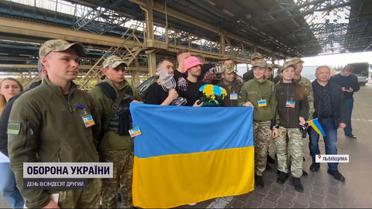 Прапори, квіти і зелений берет - як зустріли переможців "Євробачення-2022"