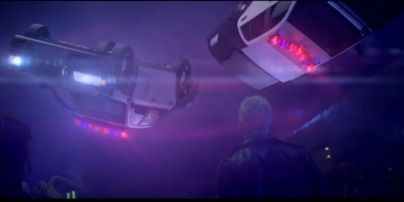 Проститутки с рогами и летающие полицейские машины: Maroon 5 снял психоделический клип