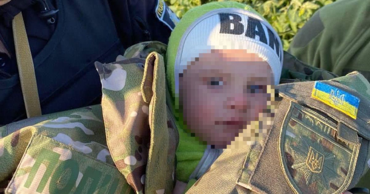 На Київщині всю ніч шукали п'яного чоловіка з 8-місячним сином (фото)