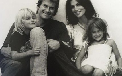 Синди Кроуфорд поделилась архивным семейным фото с детьми