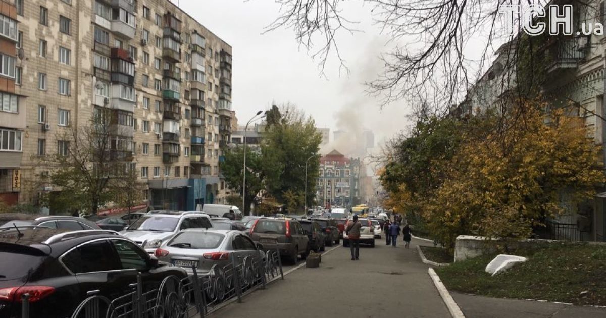 Рух найближчими вулицями ускладнено / © Фото Валерії Ковалінської/ТСН