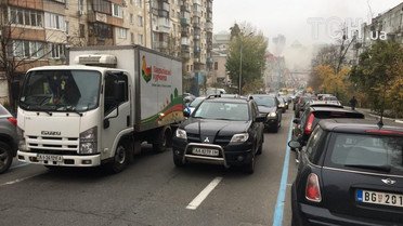 Рух найближчими вулицями ускладнено / © Фото Валерії Ковалінської/ТСН