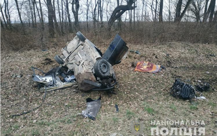 Автомобиль врезался в грузовик и перевернулся: в Тернопольской области произошло смертельное ДТП (фото)
