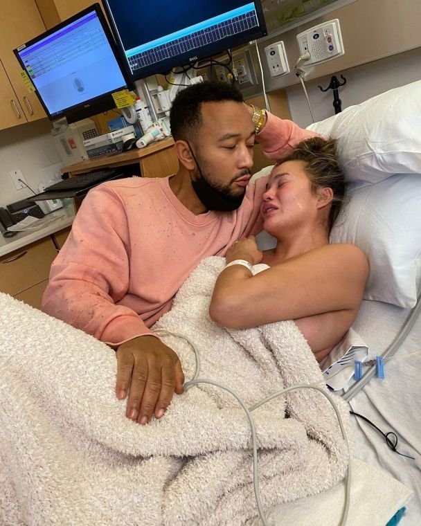 Кріссі Тейген і Джон Ледженд / © instagram.com/chrissyteigen