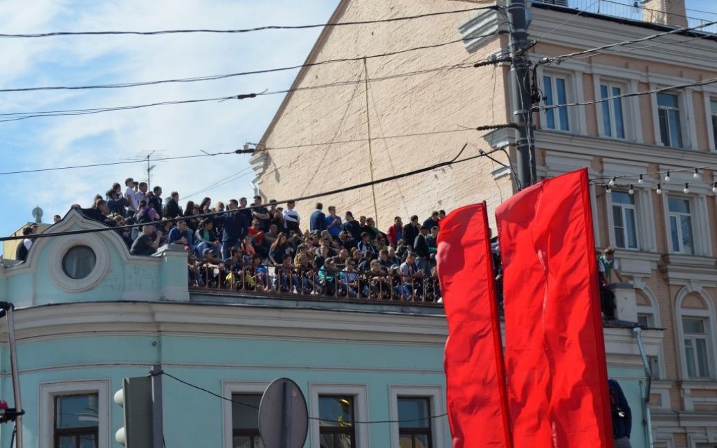 Россияне так и не смогли попасть на разрекламированный парад / © Фото Дмитрия Флорина