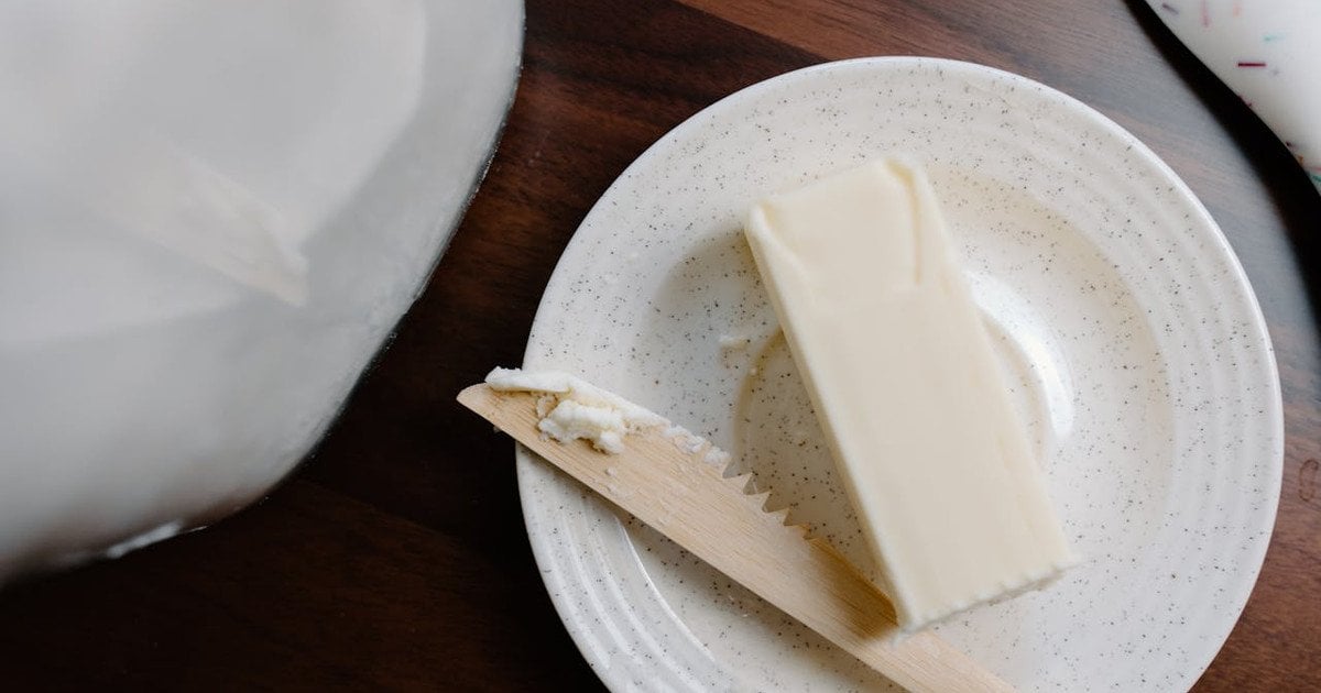 Чи можна давати коту вершкове масло