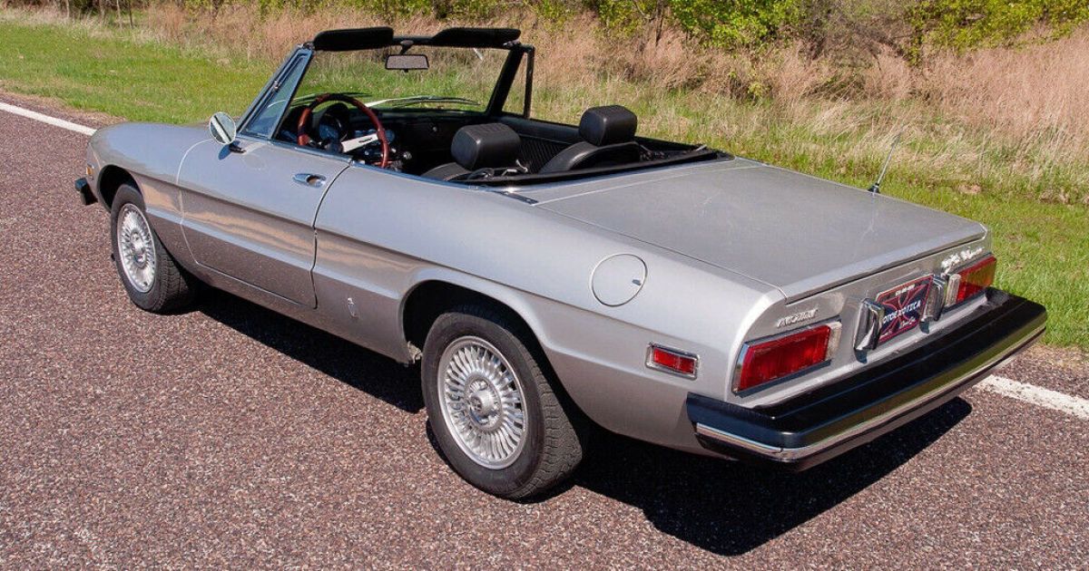 Alfa Romeo Spider Veloce Series II 1976 года_8 / © ebay