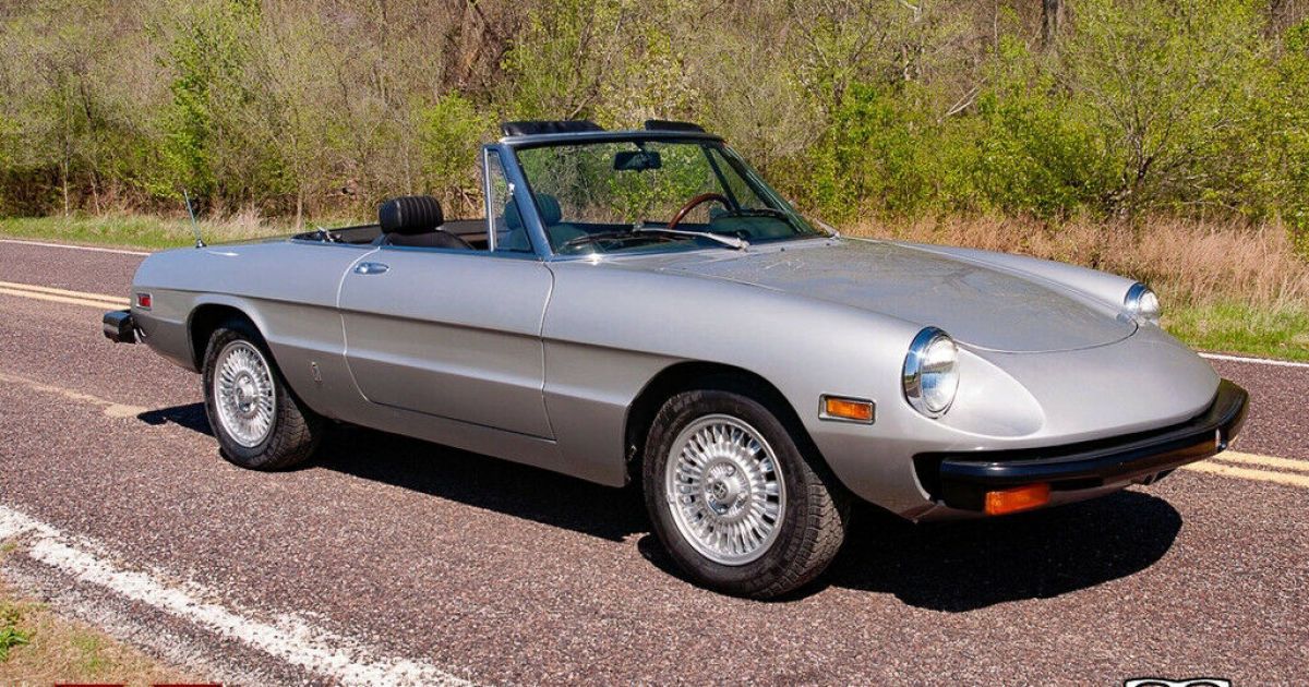 Alfa Romeo Spider Veloce Series II 1976 года_10 / © ebay