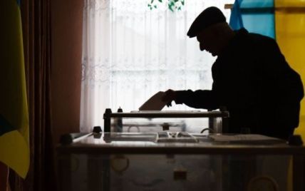 Во Львове на трех избирательных участках пропал свет