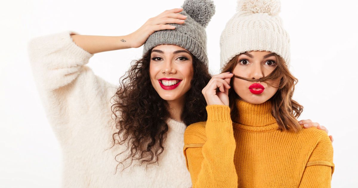 Шапка з помпоном