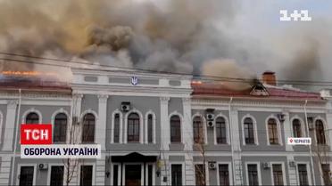 У КП "Чернігівводоканал" повідомили, що чотири снаряди або ракети вдень вразили водонасосну станцію