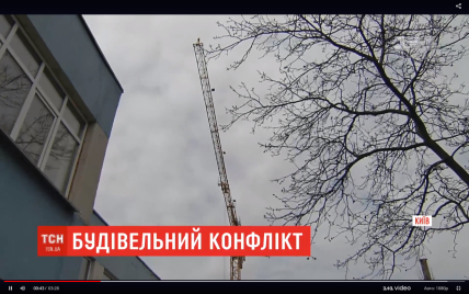 В Киеве строят многоэтажку за полтора метра от школы