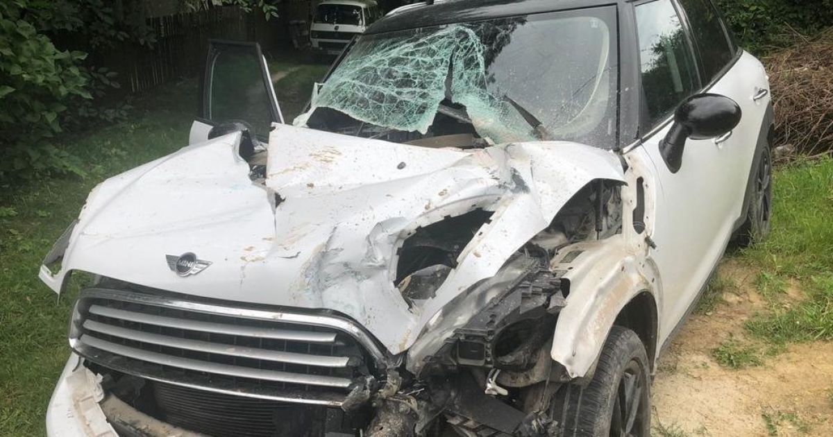 ДТП під Львовом: загинула пасажирка автомобіля, в який в’їхав причіп від трактора (фото)
