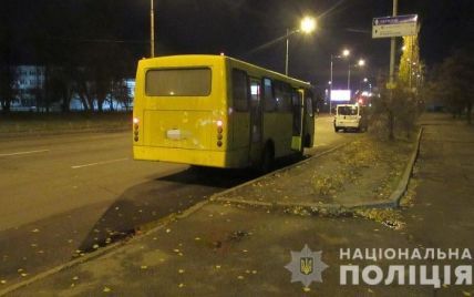 У Києві, поки водій відволікся, пішохід напідпитку викрав автобус "Богдан"