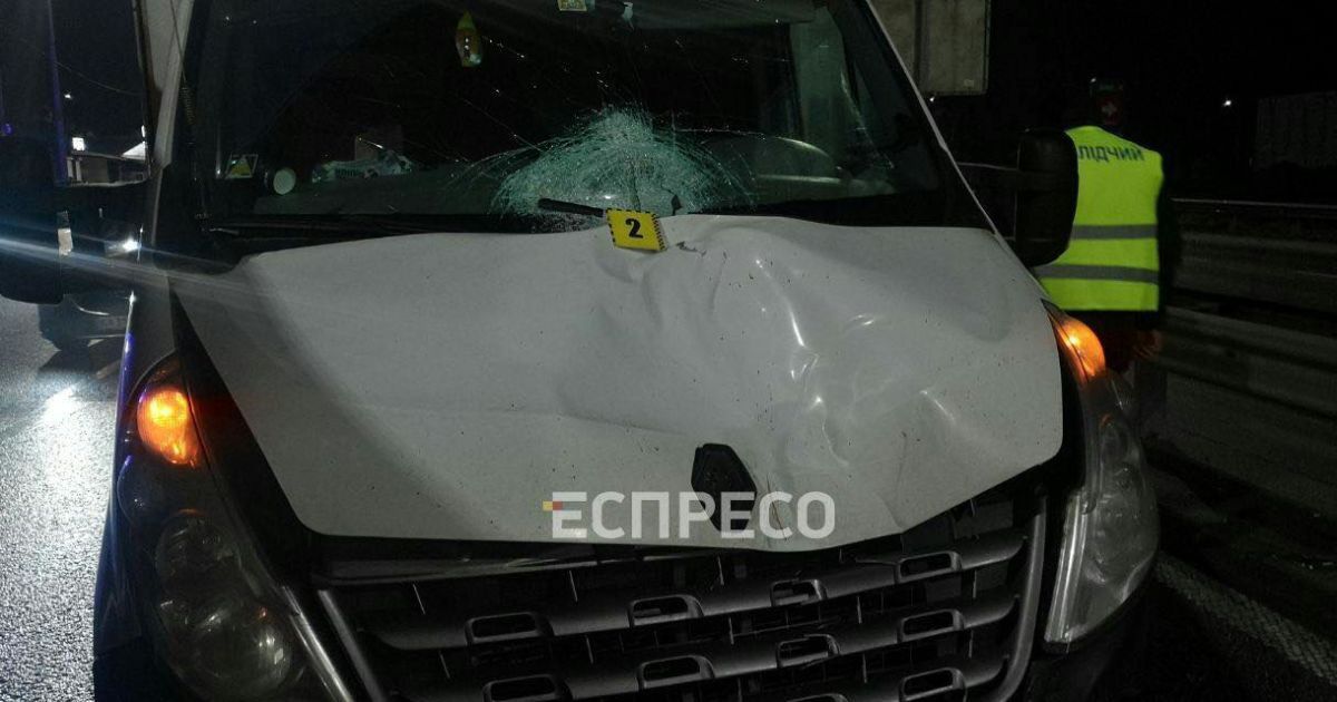 Під Києвом дві вантажівки збили на смерть чоловіків / © Вартові.Еспресо
