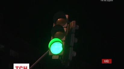 На Оболоні сотні людей перекрили дорогу, аби звернути увагу влади на забудову над метро