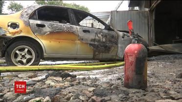 В спальном районе столицы горела СТО