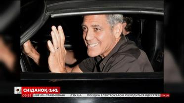 Семьянин Джордж Клуни провел "холостяцкий вечер" в компании лучших друзей