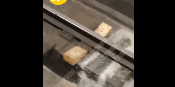 Шпали в метро. Скриншот с видео