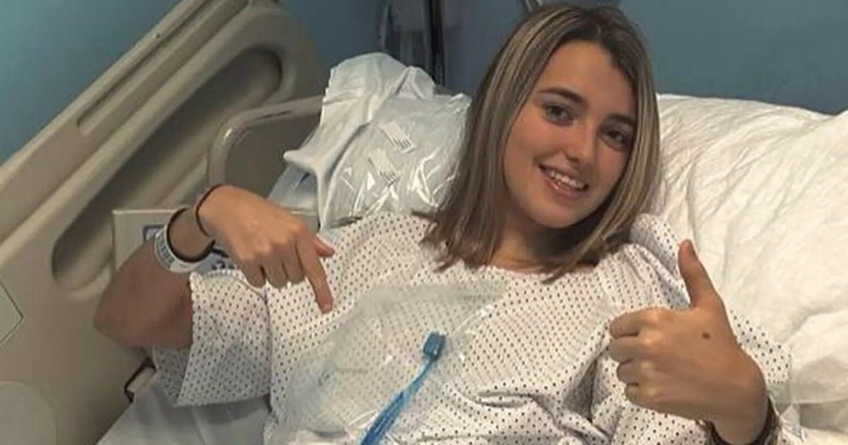 Дівчина випадково проковтнула зубну щітку