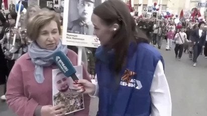 "У вас двойной праздник": в Кемерово пропагандистка поздравила мать с исчезновением сына на войне