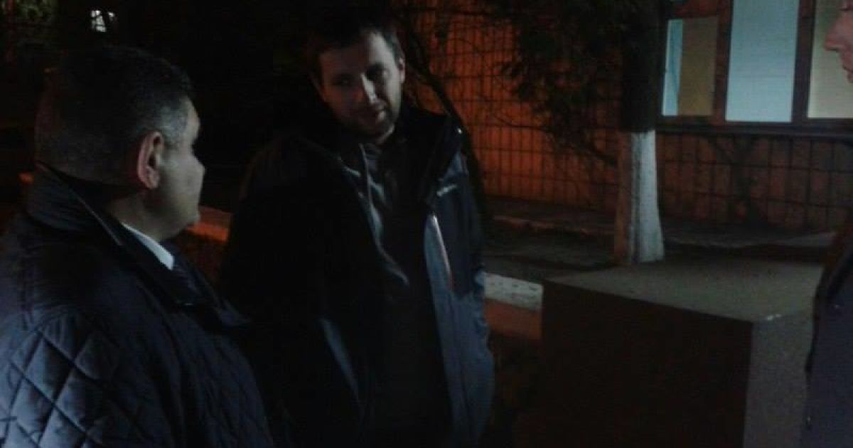 Народний депутат Володимир Парасюк прийшов підтримати активістів. / © Facebook/C14 news
