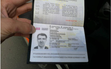 Кілер, який стріляв у Осмаєва, отримав український паспорт у 2016 році - Геращенко