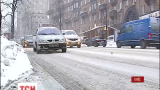 Столицю України засипає снігом