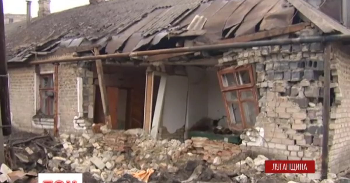 Бойовики поливають вогнем Донбас. Ілюстрація
