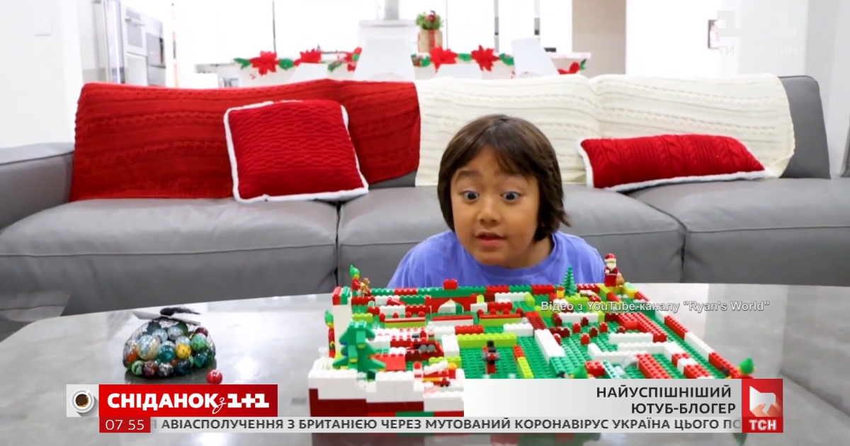 Самым успешным YouTube-блогером стал 9-летний мальчик с заработком в $30 млн: как ему это удалось