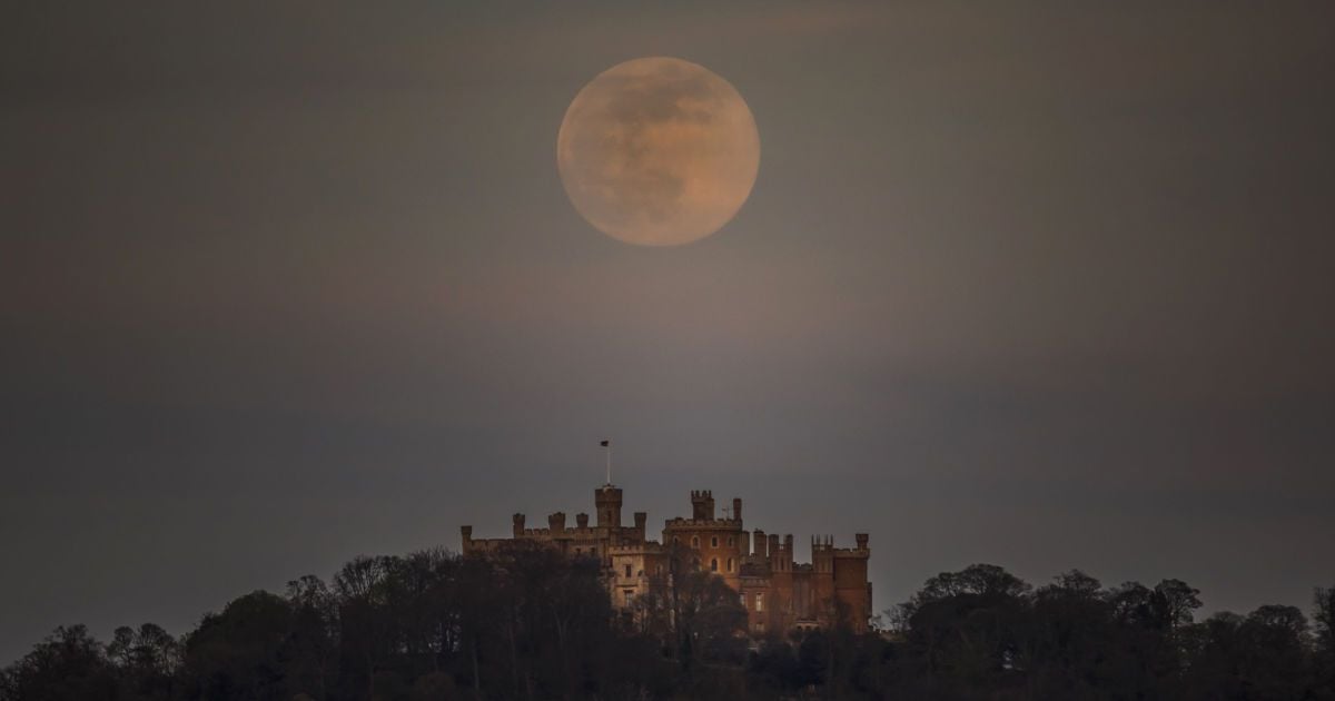 Це час, коли варто відпустити все, що більше не служить вашому розвитку, і відкритися для нових можливостей та позитивних змін.