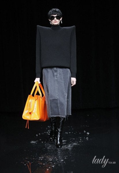 Коллекция Balenciaga прет-а-порте сезона осень-зима 2020-2021 / © East News