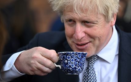 Посол Британии натолкнулась в кафе Киева на круассан "Борис Джонсон" (фото)