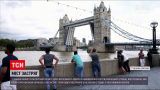 Новини світу: у Британії розвели Тауерський міст і 12 годин не могли звести назад